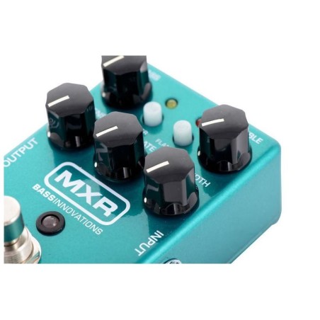 MXR M83 Bass Chorus Deluxe