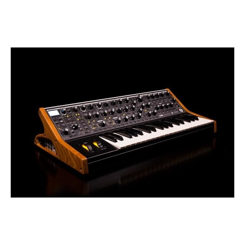 Moog Subsequent 37