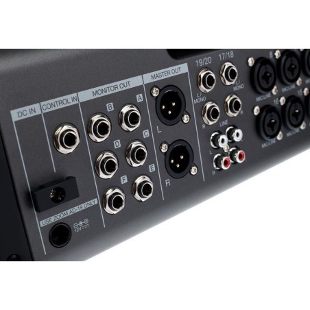 ZOOM LiveTrak L-20R