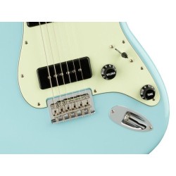 Fender Noventa Stratocaster Maple Fingerboard Daphne Blue