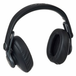 AKG K371