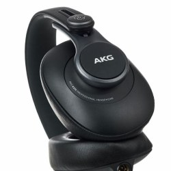 AKG K371