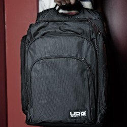 UDG U9101BL/OR Ultimate DIGI Backpack Black/Orange Inside
