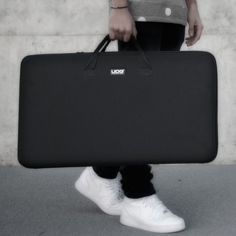 UDG U8302BL Creator Controller Hardcase Large BLK