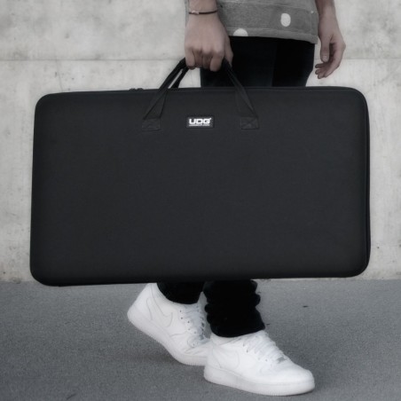 UDG U8302BL Creator Controller Hardcase Large BLK