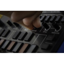 Roland J-6
