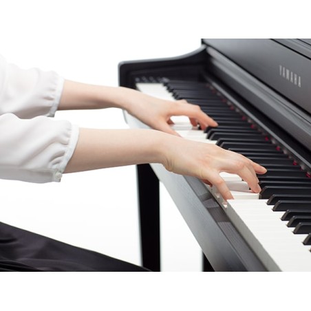 YAMAHA Clavinova CLP-765 GP Polished Black