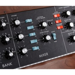 Moog Minimoog Model D 2022