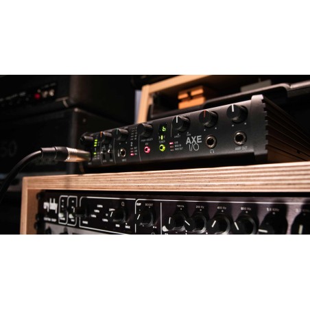 IK Multimedia Axe I/O + AmpliTube 5 Max
