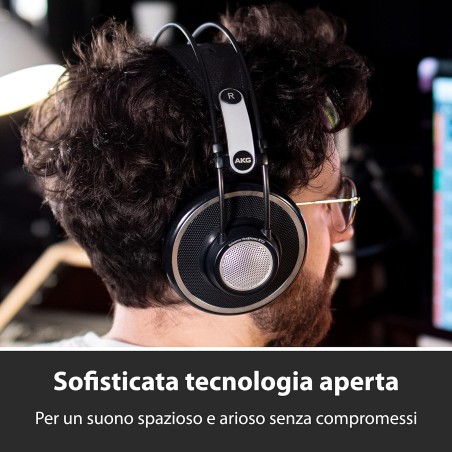 AKG K702