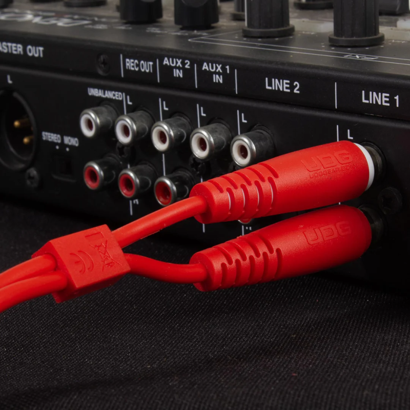 UDG U97003RD Ultimate Audio Cable Rca-Rca Straight Red