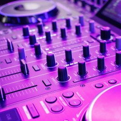 DENON DJ Prime 4+ (plus)