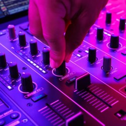 DENON DJ Prime 4+ (plus)