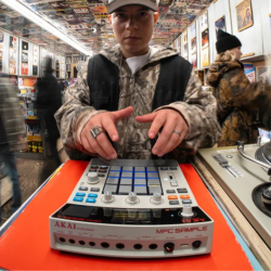 AKAI MPC SAMPLE