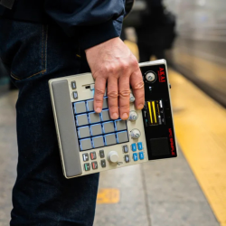 AKAI MPC SAMPLE