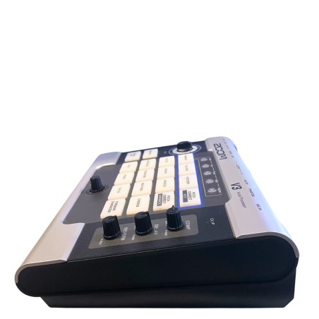 ZOOM V3 Vocal Processor (USATO)