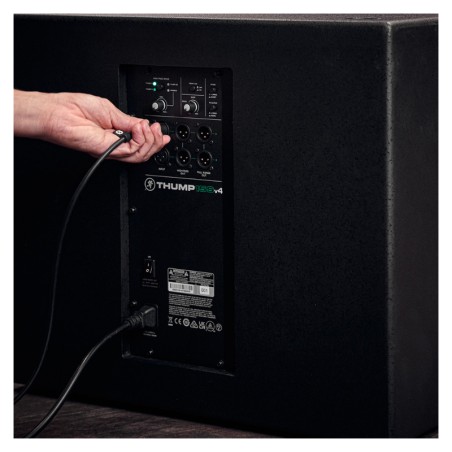 MACKIE Thump 15Sv4