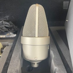 NEUMANN. BERLIN M 49 (USATO)