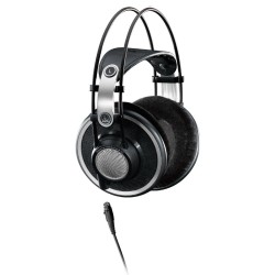 AKG K702