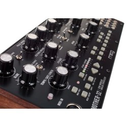 Moog Mother-32