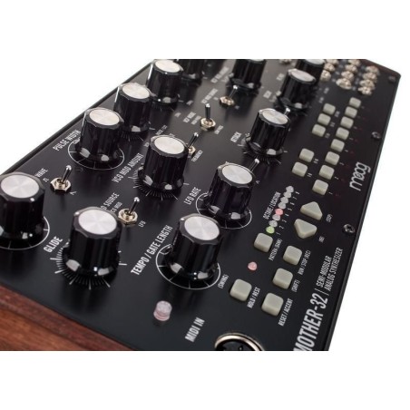 Moog Mother-32